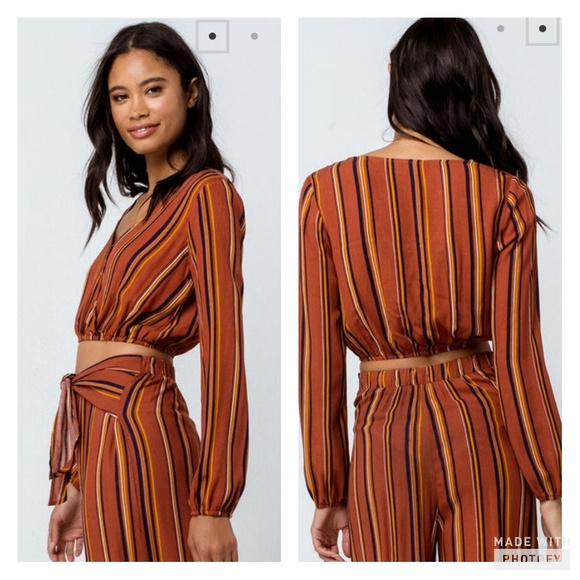 Tilly's Tops - Super Cute Crop Top!